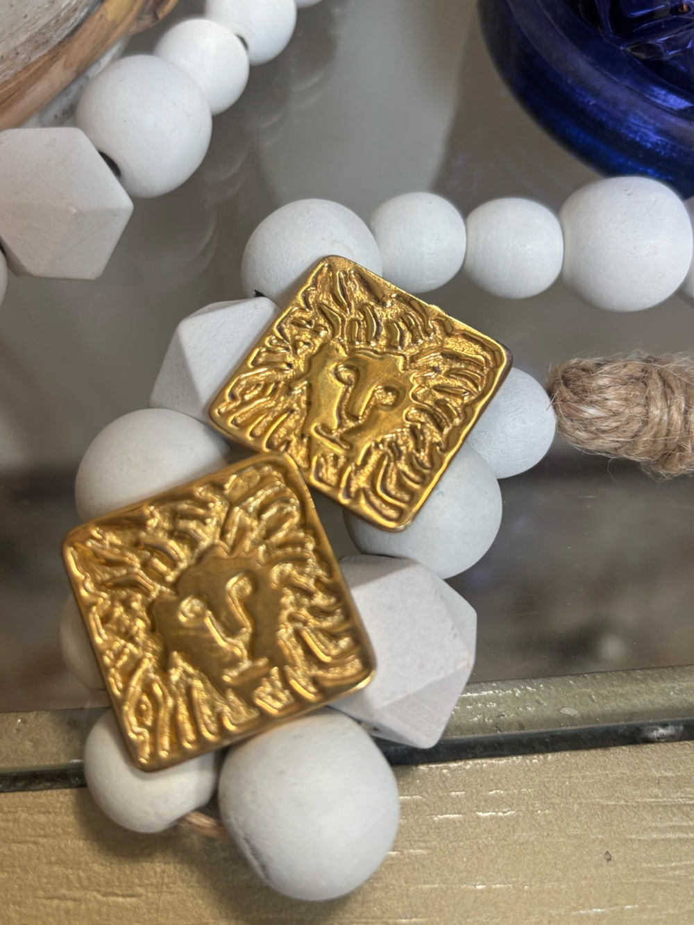 ANNE KLEIN Vintage Designer Lions Head Logo Gold-Tone Square Clip-On Earrings